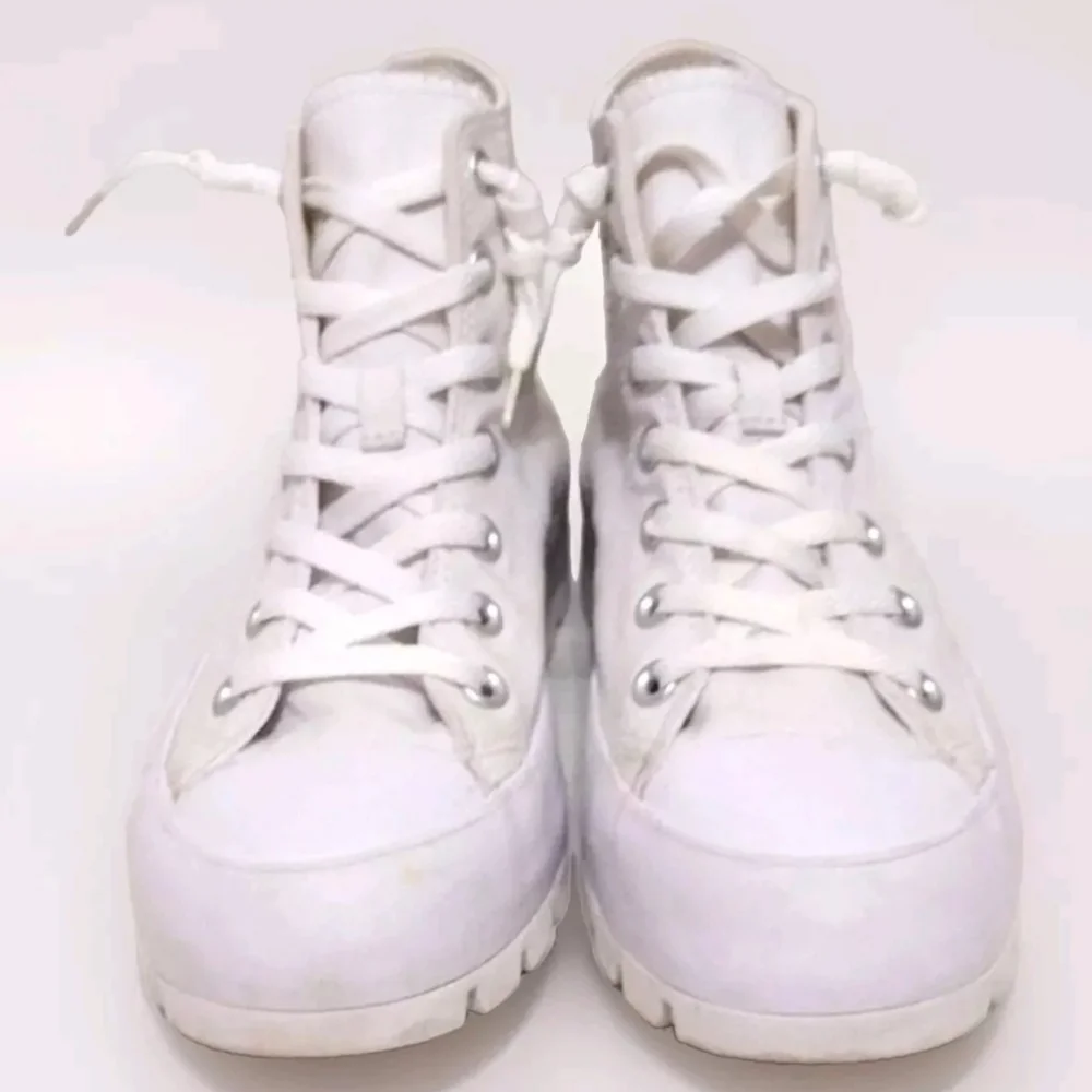 Converse CTAS Women's White Canvas Hi-Top Platform Sneakers Size 8 Lug Sole